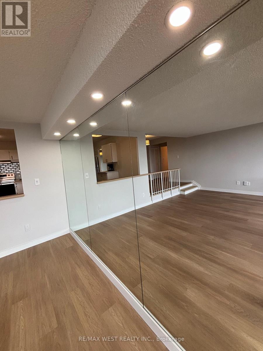 1908 - 260 Scarlett Road, Toronto, Ontario  M6N 4X6 - Photo 9 - W13007876