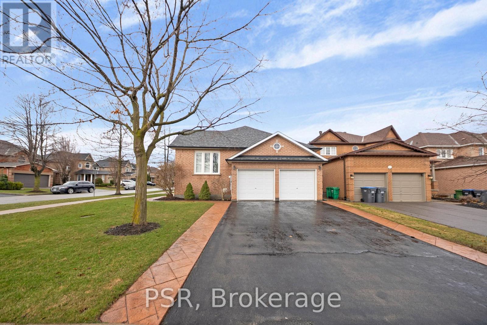 8 Southbury Manor Drive, Caledon, Ontario  L7E 1X7 - Photo 3 - W13007966