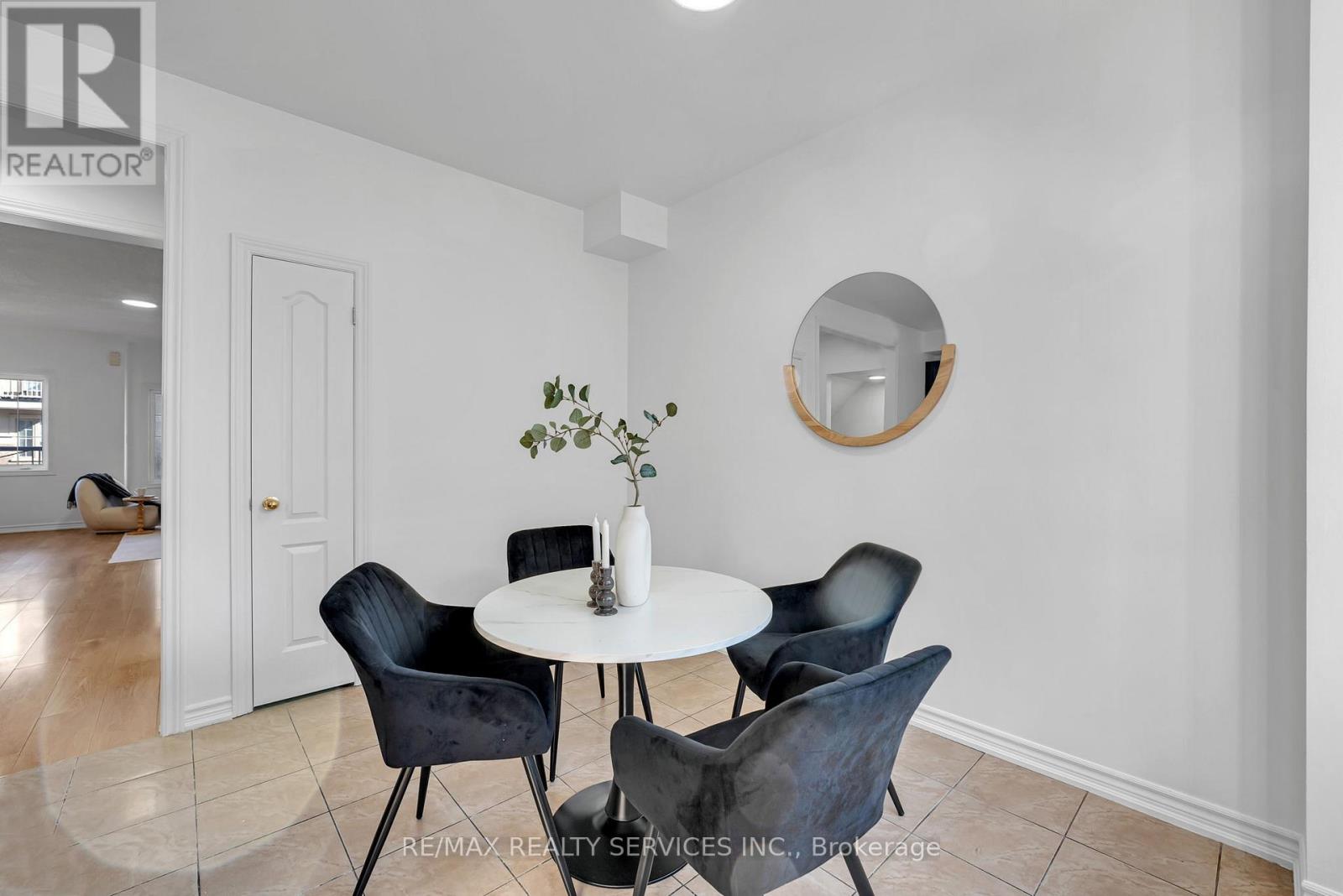 6 Rabbit Run Way, Brampton, Ontario  L6Z 0B4 - Photo 11 - W13007976