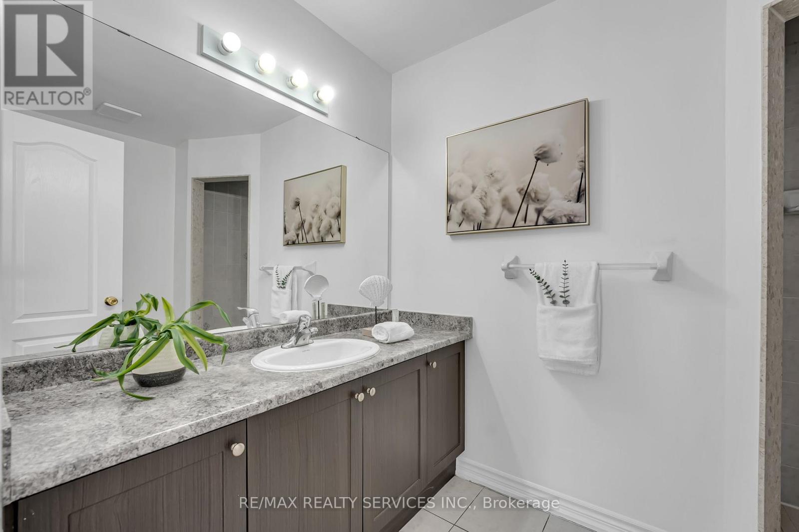 6 Rabbit Run Way, Brampton, Ontario  L6Z 0B4 - Photo 15 - W13007976