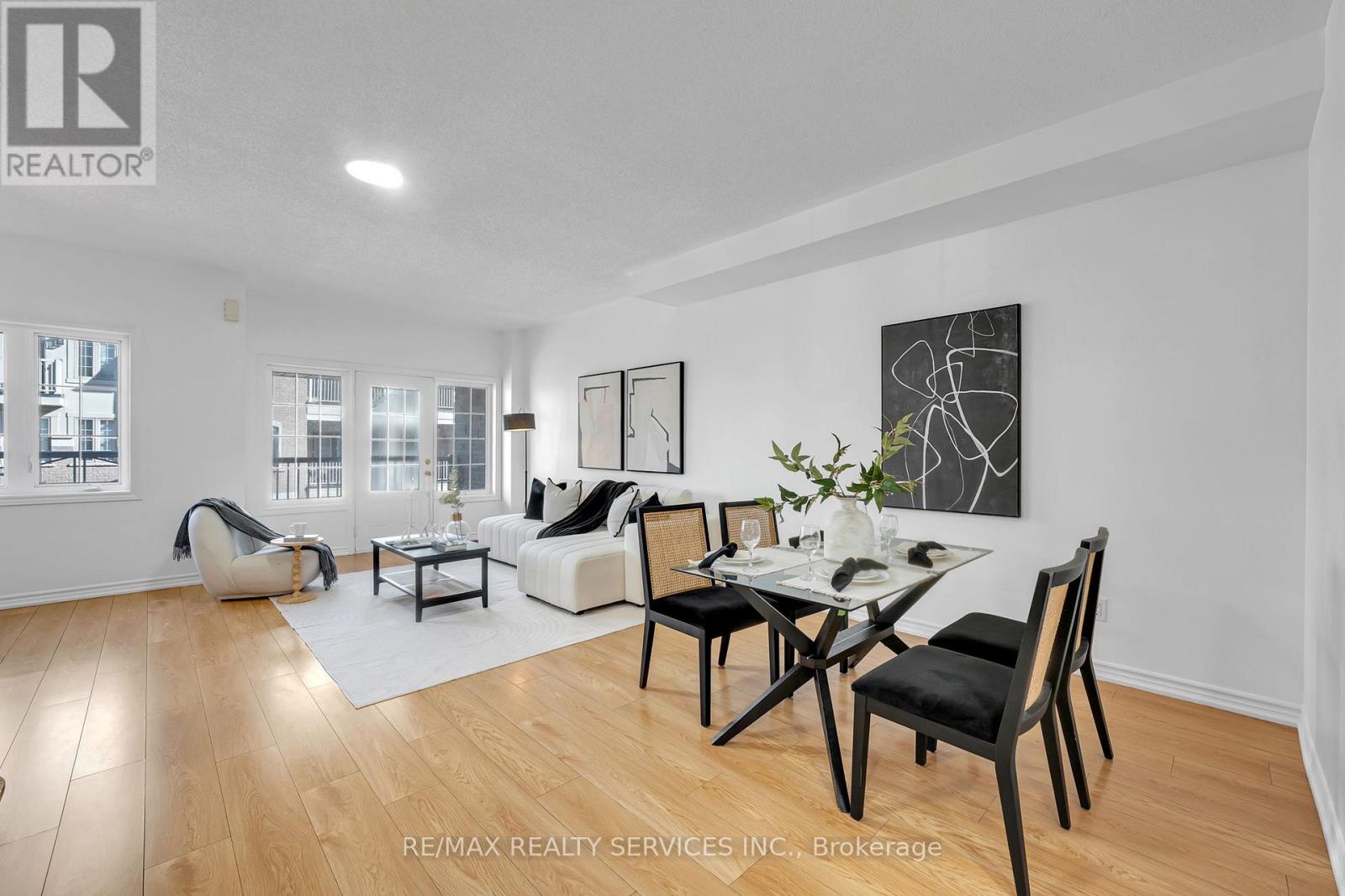 6 Rabbit Run Way, Brampton, Ontario  L6Z 0B4 - Photo 3 - W13007976