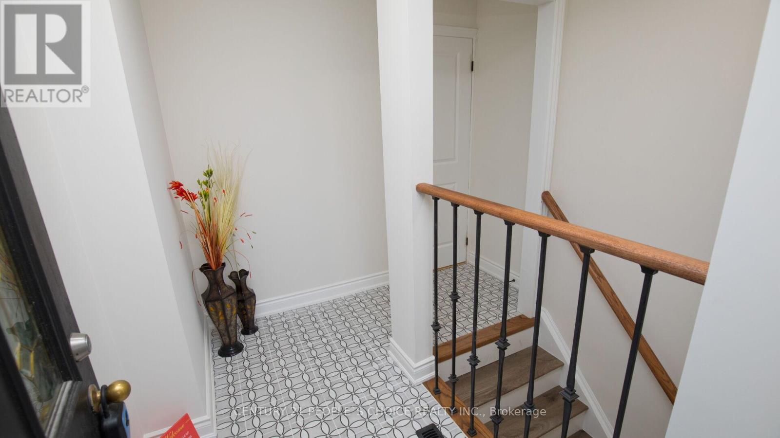 2 Betteridge Lane W, Toronto, Ontario  M9V 4E8 - Photo 7 - W13008006