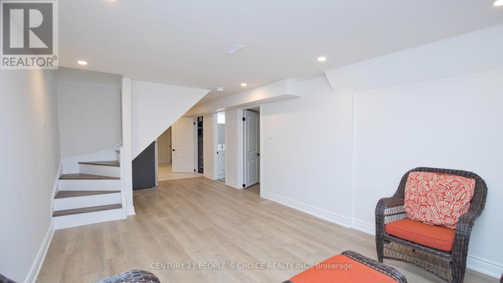 2 Betteridge Lane W, Toronto, Ontario  M9V 4E8 - Photo 8 - W13008006