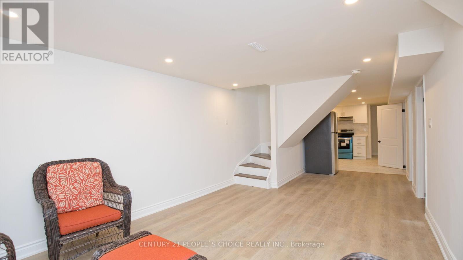 2 Betteridge Lane W, Toronto, Ontario  M9V 4E8 - Photo 9 - W13008006