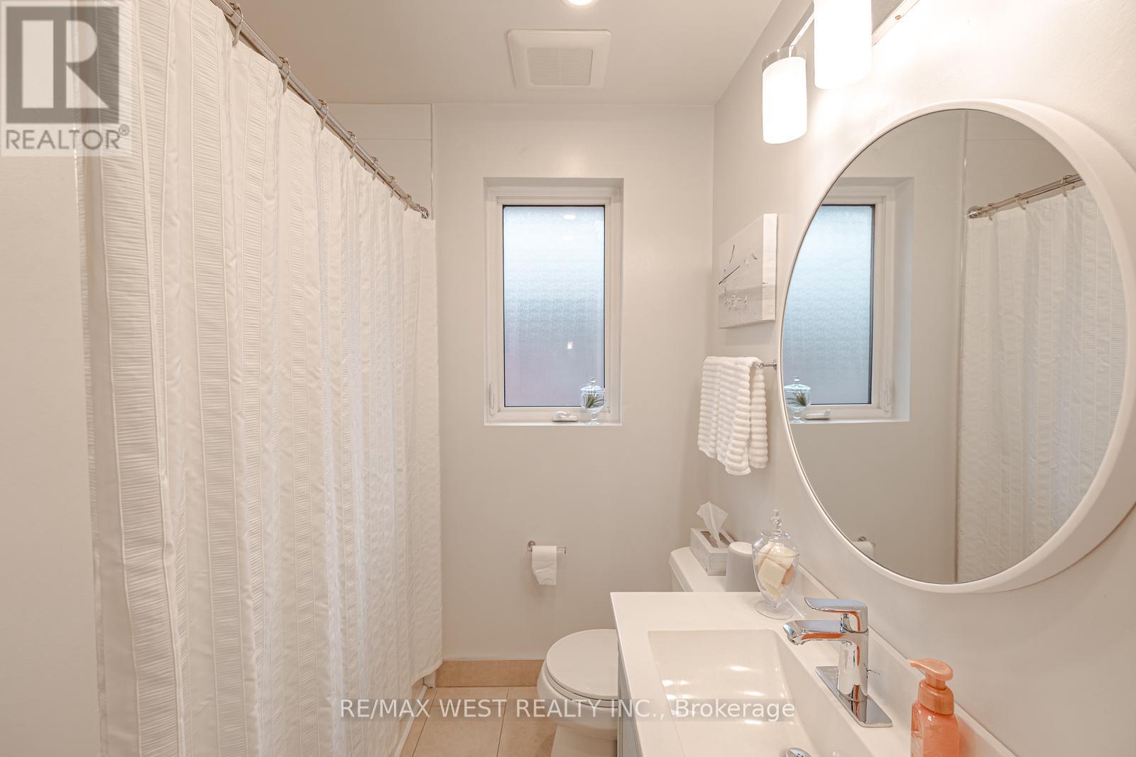 17 Saybrook Avenue, Toronto, Ontario  M8Z 2V3 - Photo 19 - W13008018