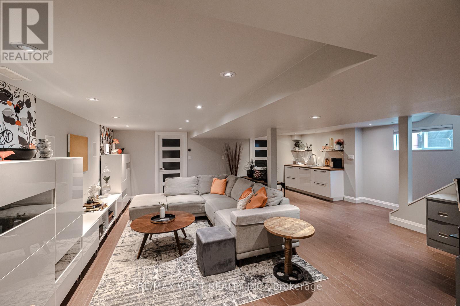 17 Saybrook Avenue, Toronto, Ontario  M8Z 2V3 - Photo 22 - W13008018