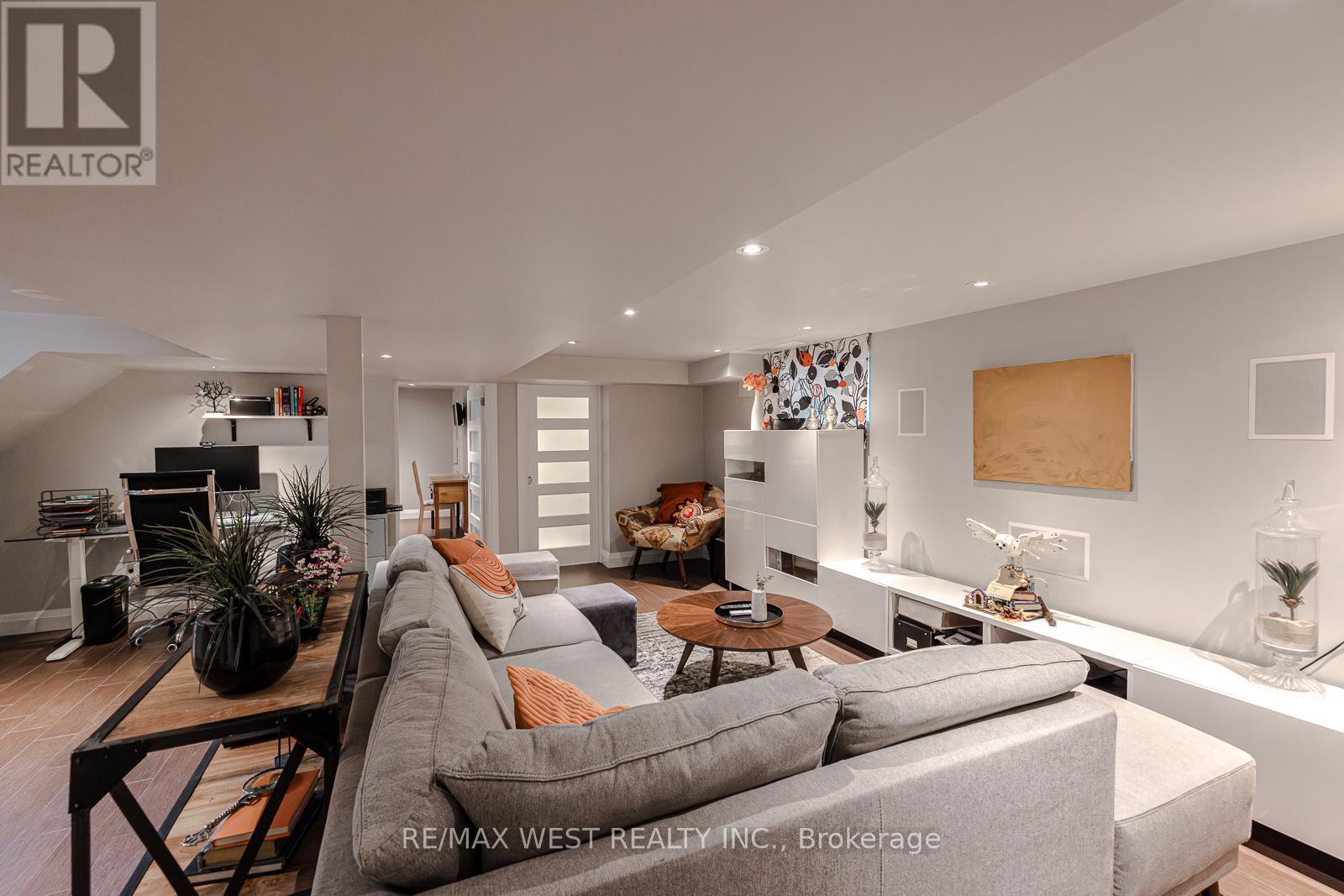 17 Saybrook Avenue, Toronto, Ontario  M8Z 2V3 - Photo 30 - W13008018