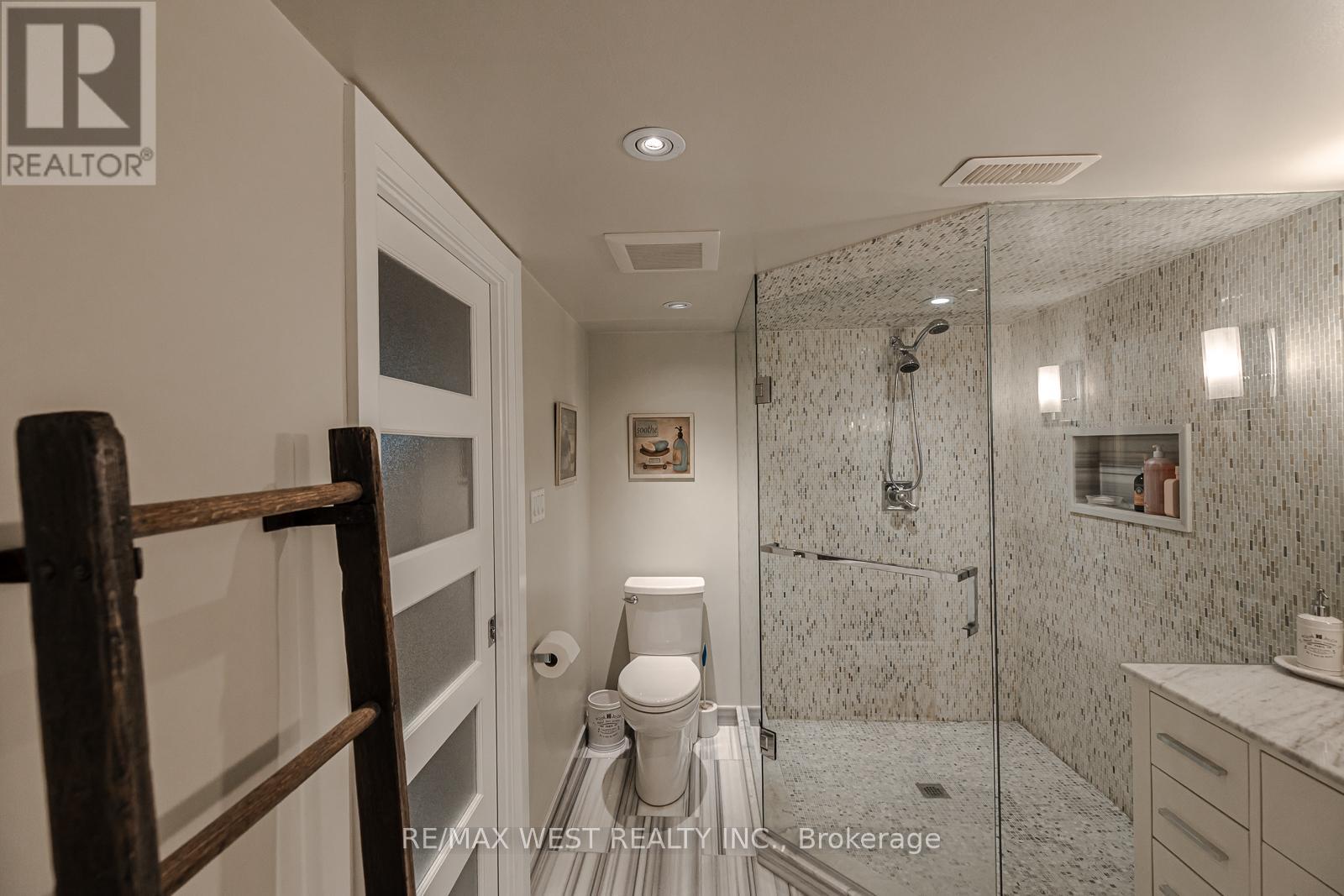 17 Saybrook Avenue, Toronto, Ontario  M8Z 2V3 - Photo 32 - W13008018