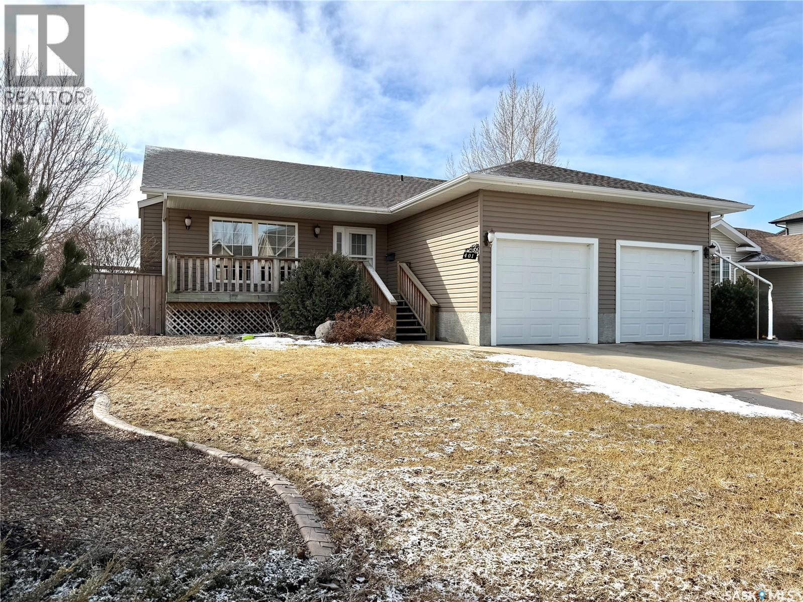 401 38th Street, Battleford, Saskatchewan  S0M 0E0 - Photo 1 - SK033075