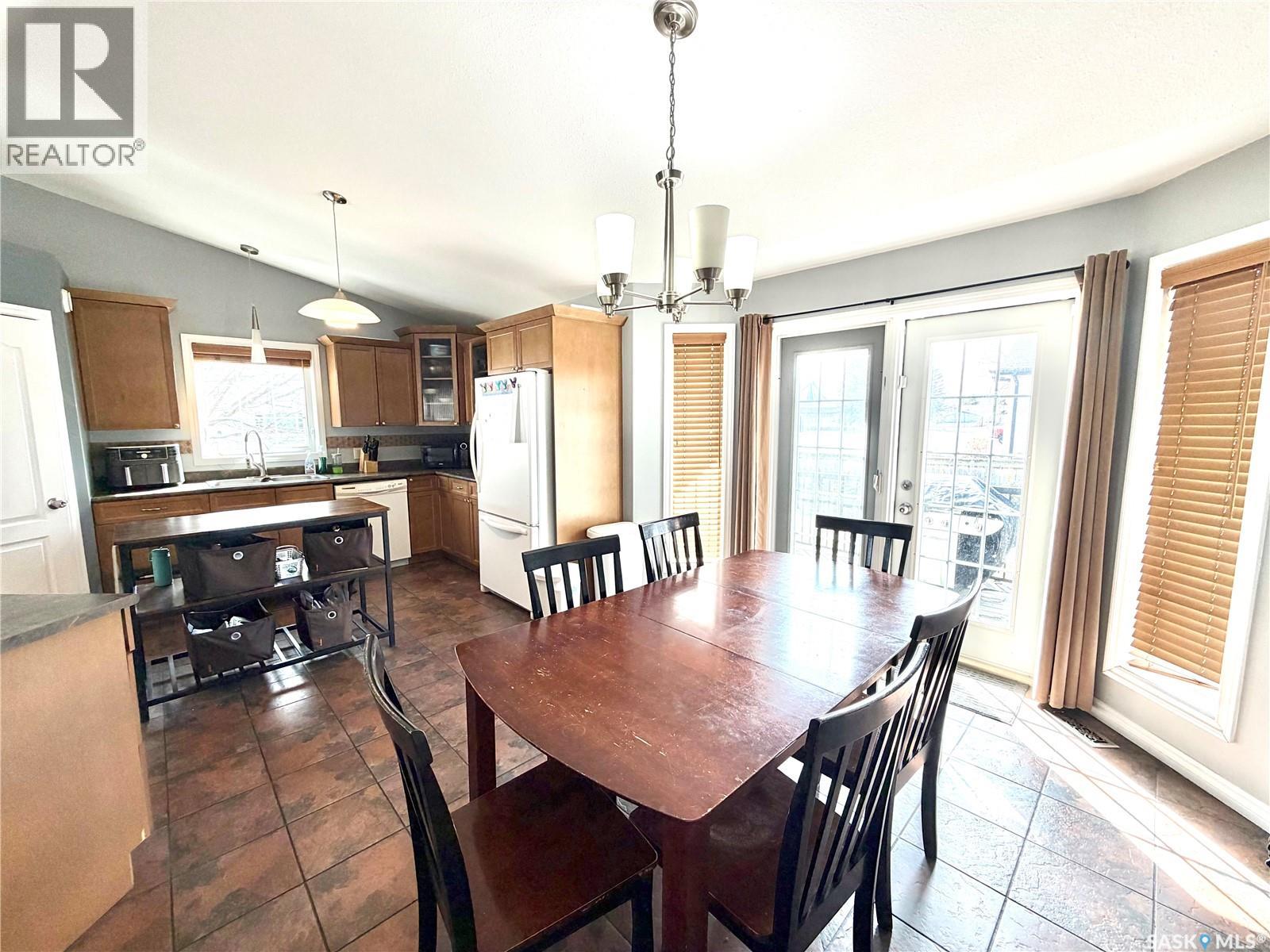 401 38th Street, Battleford, Saskatchewan  S0M 0E0 - Photo 11 - SK033075