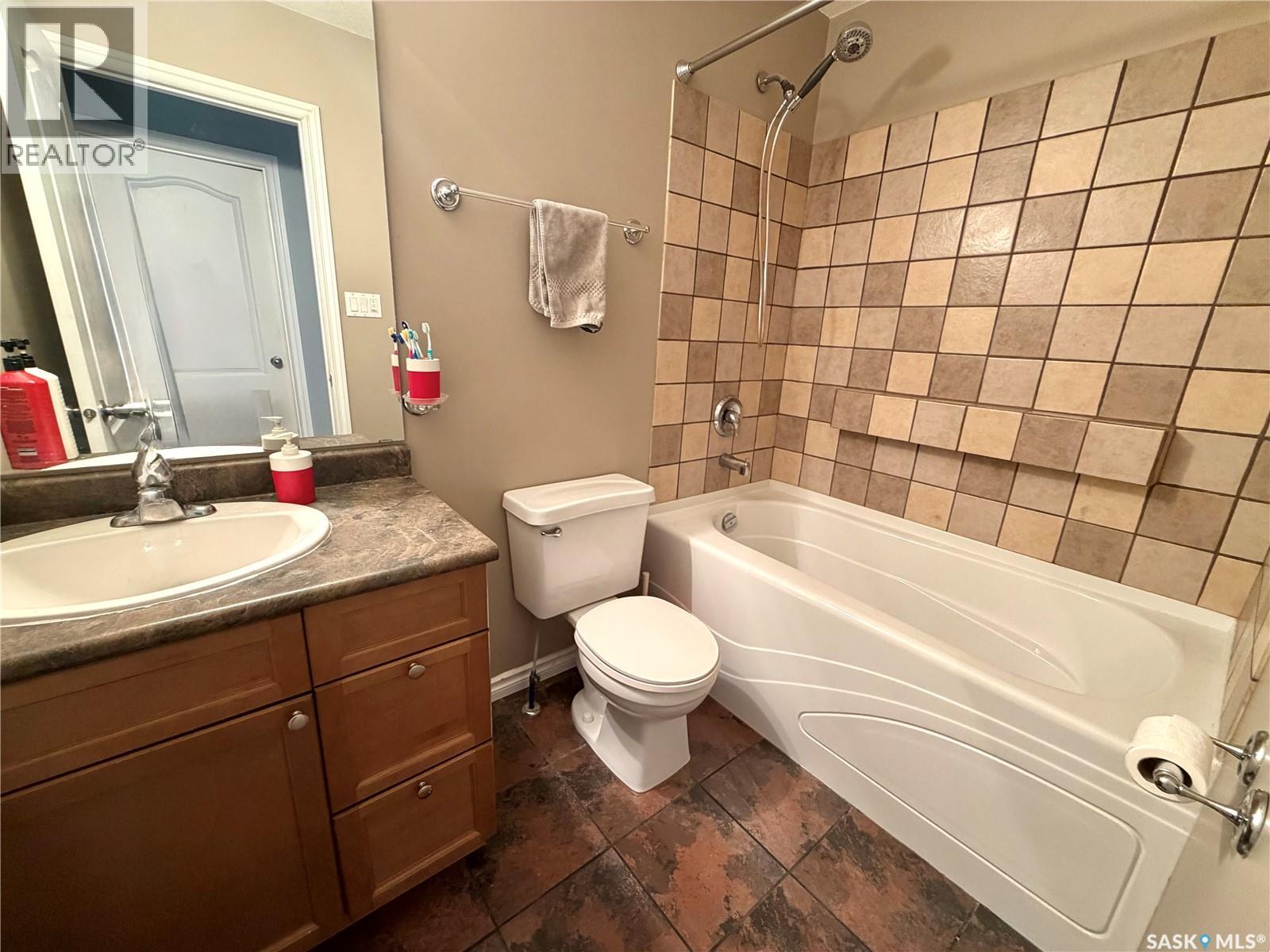 401 38th Street, Battleford, Saskatchewan  S0M 0E0 - Photo 13 - SK033075