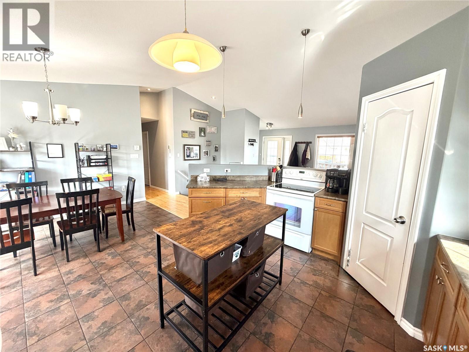 401 38th Street, Battleford, Saskatchewan  S0M 0E0 - Photo 7 - SK033075