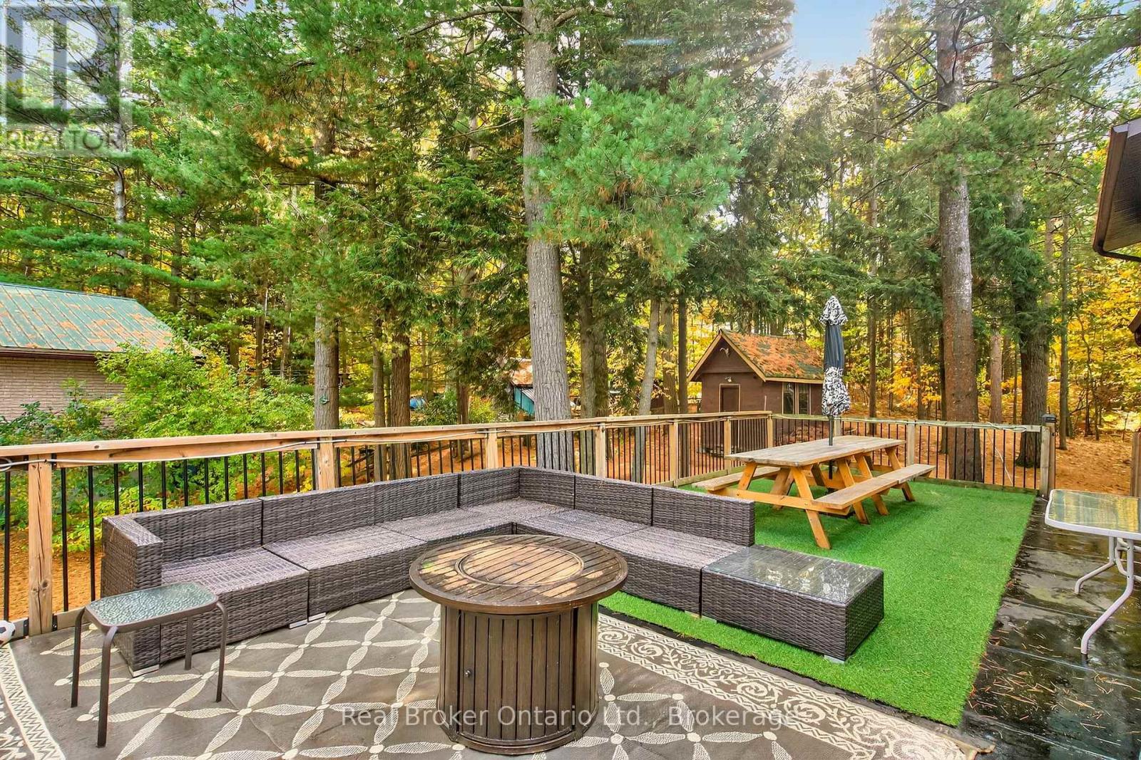 1950 Champlain Road, Tiny, Ontario  L9M 0B6 - Photo 24 - S12978522