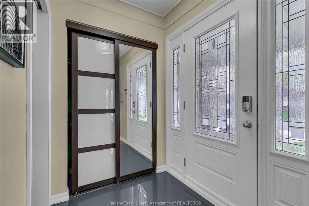 386 Woodridge, Tecumseh, Ontario  N8N 3A8 - Photo 2 - 26008367