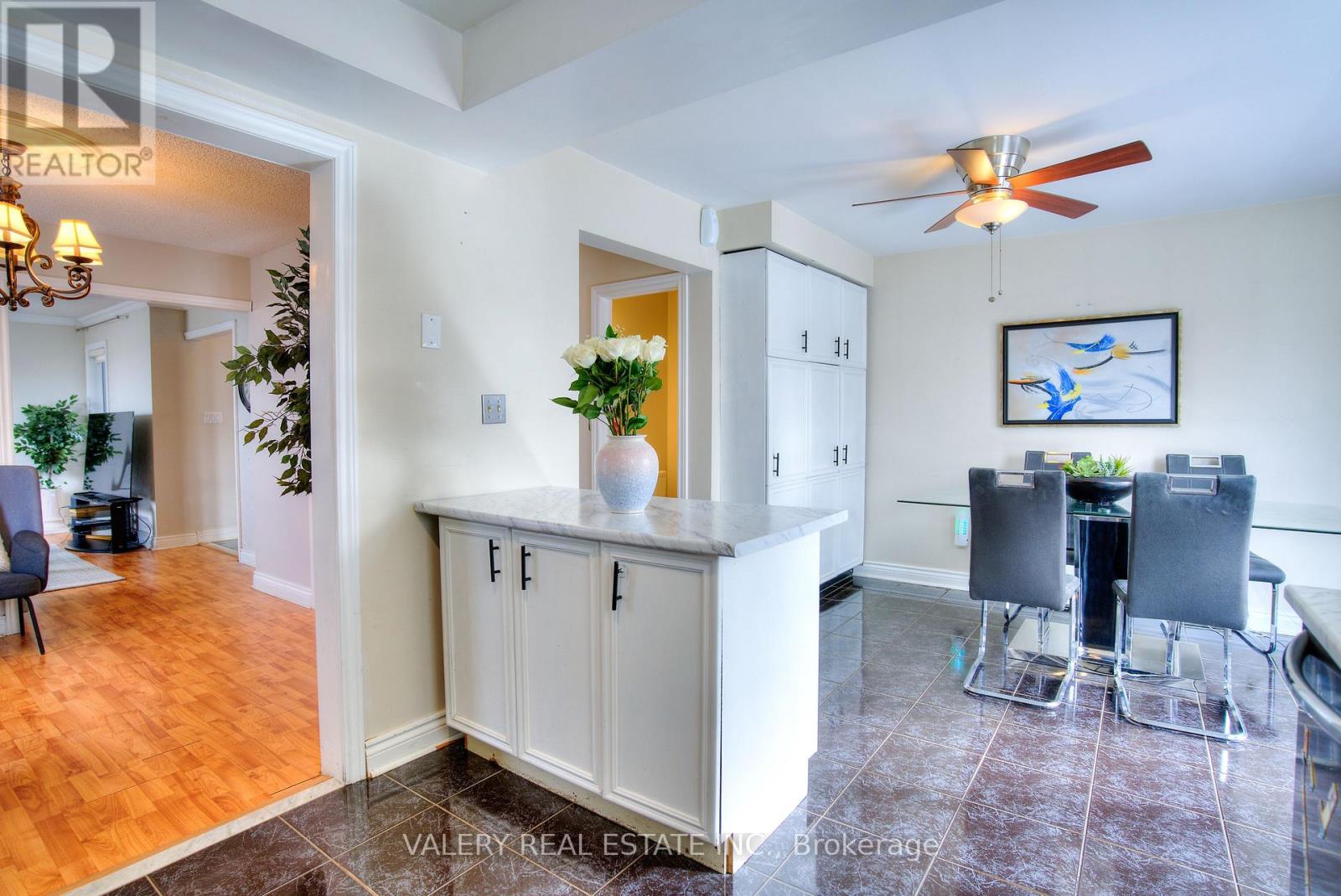 848 Attersley Dr Drive, Oshawa, Ontario  L1K 1T9 - Photo 5 - E12971870