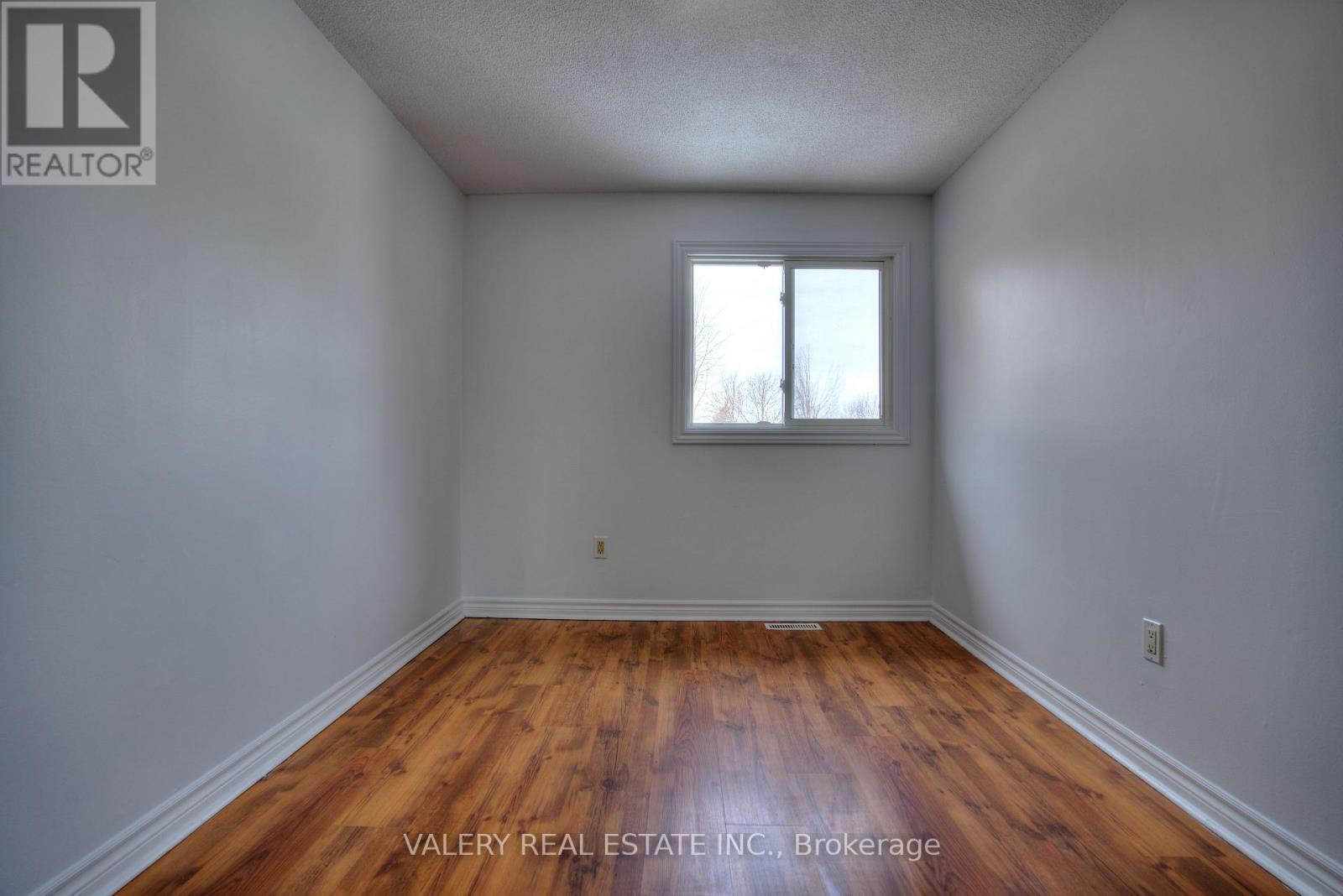 24 Lampman Ln Lane, Barrie, Ontario  L4N 5B1 - Photo 17 - S12971198