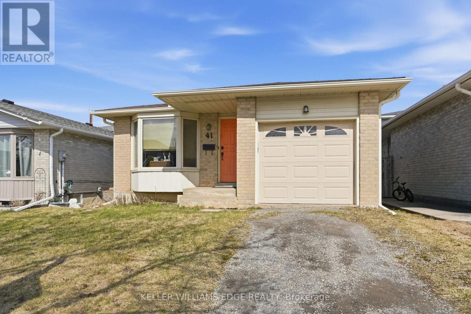 41 Kennard Street, Hamilton, Ontario L8J 2C3 - Photo 2 - X12944630