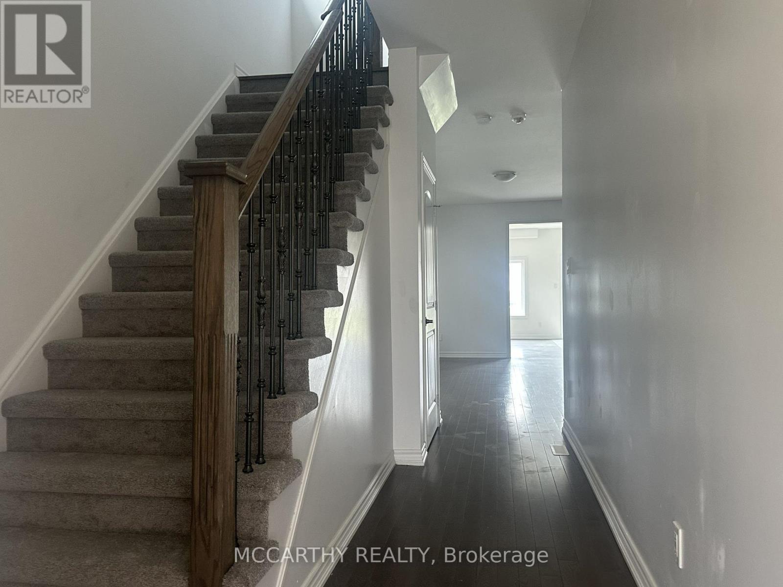 352 Vandusen Avenue, Southgate, Ontario  N0C 1B0 - Photo 3 - X12984186