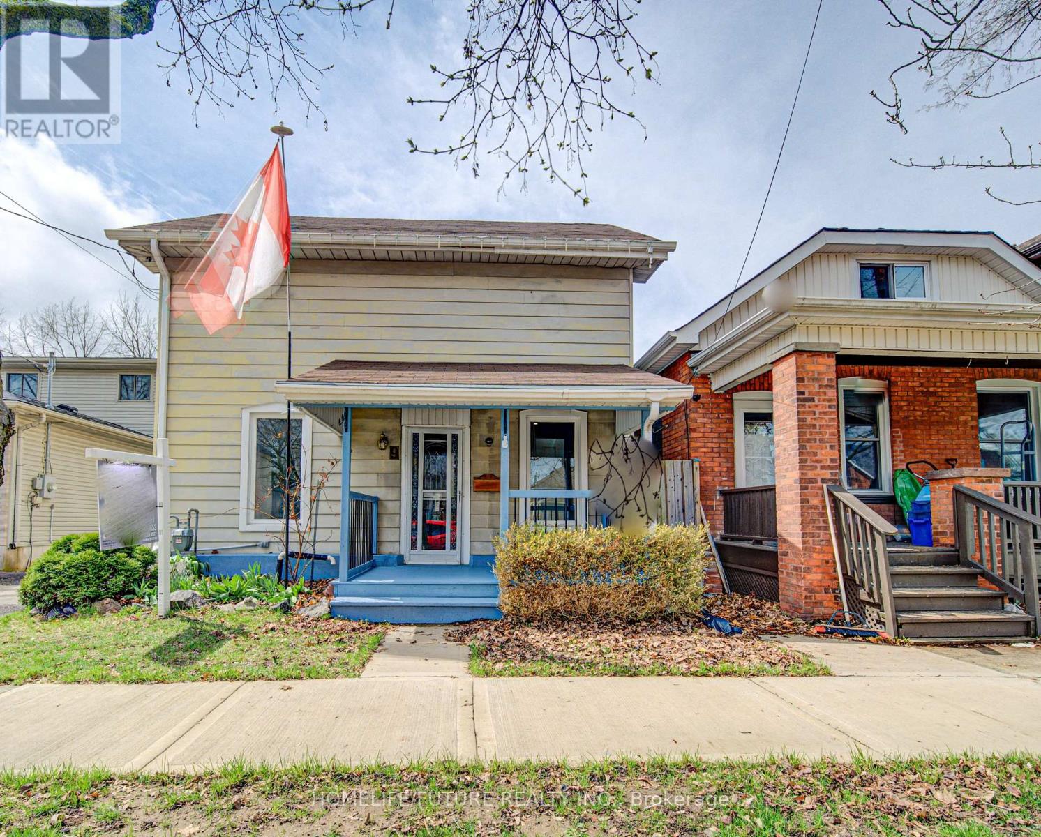 9 SUPERIOR STREET, Brantford, Ontario