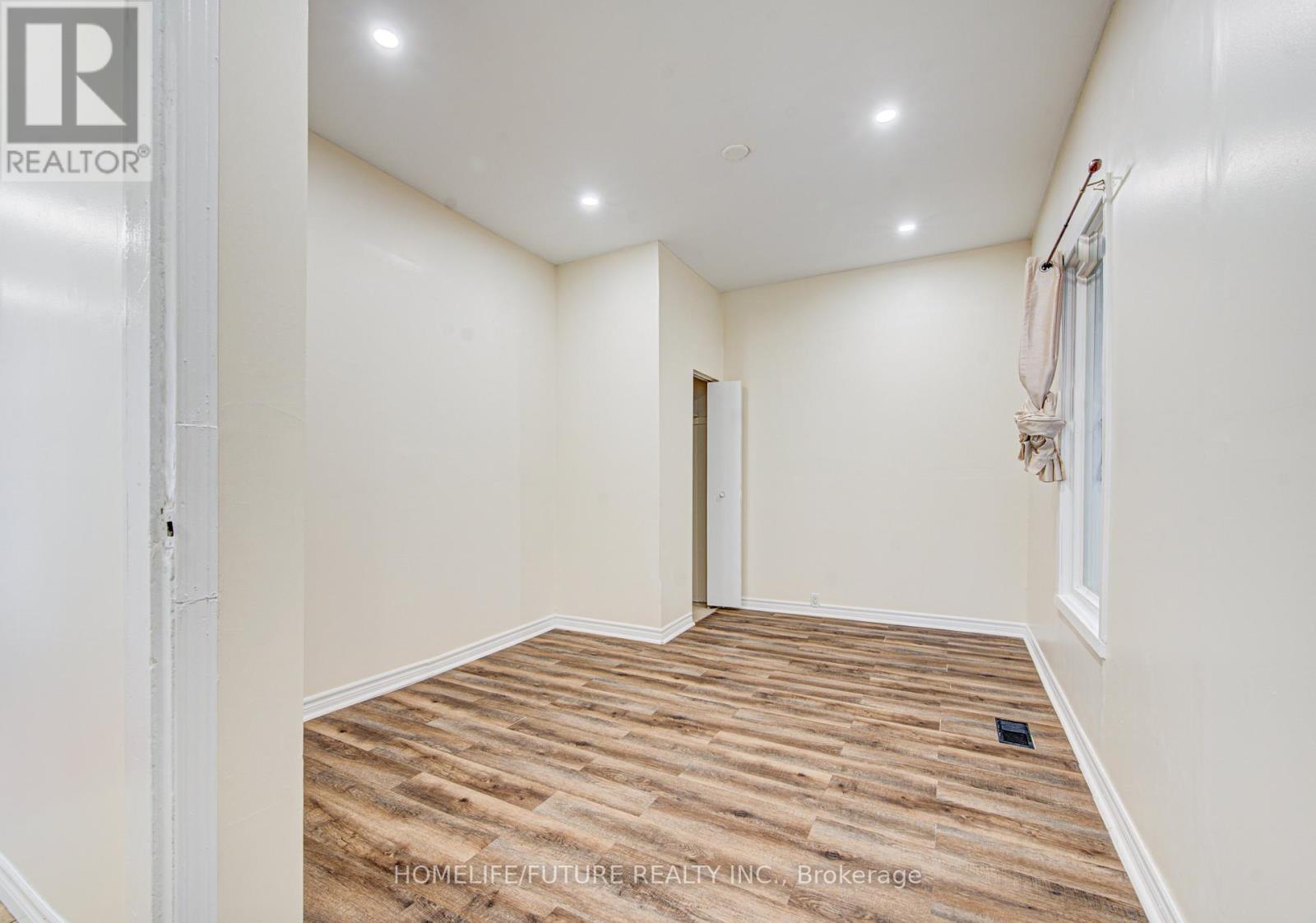 9 Superior Street, Brantford, Ontario  N3S 2J9 - Photo 8 - X12998856