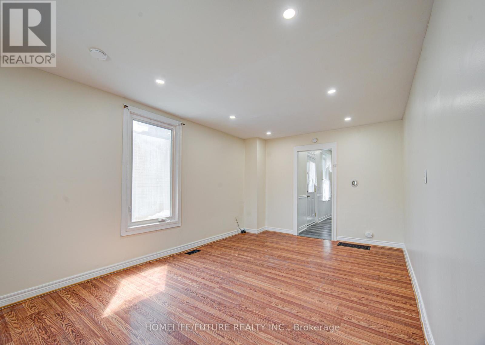 9 Superior Street, Brantford, Ontario  N3S 2J9 - Photo 6 - X12998856