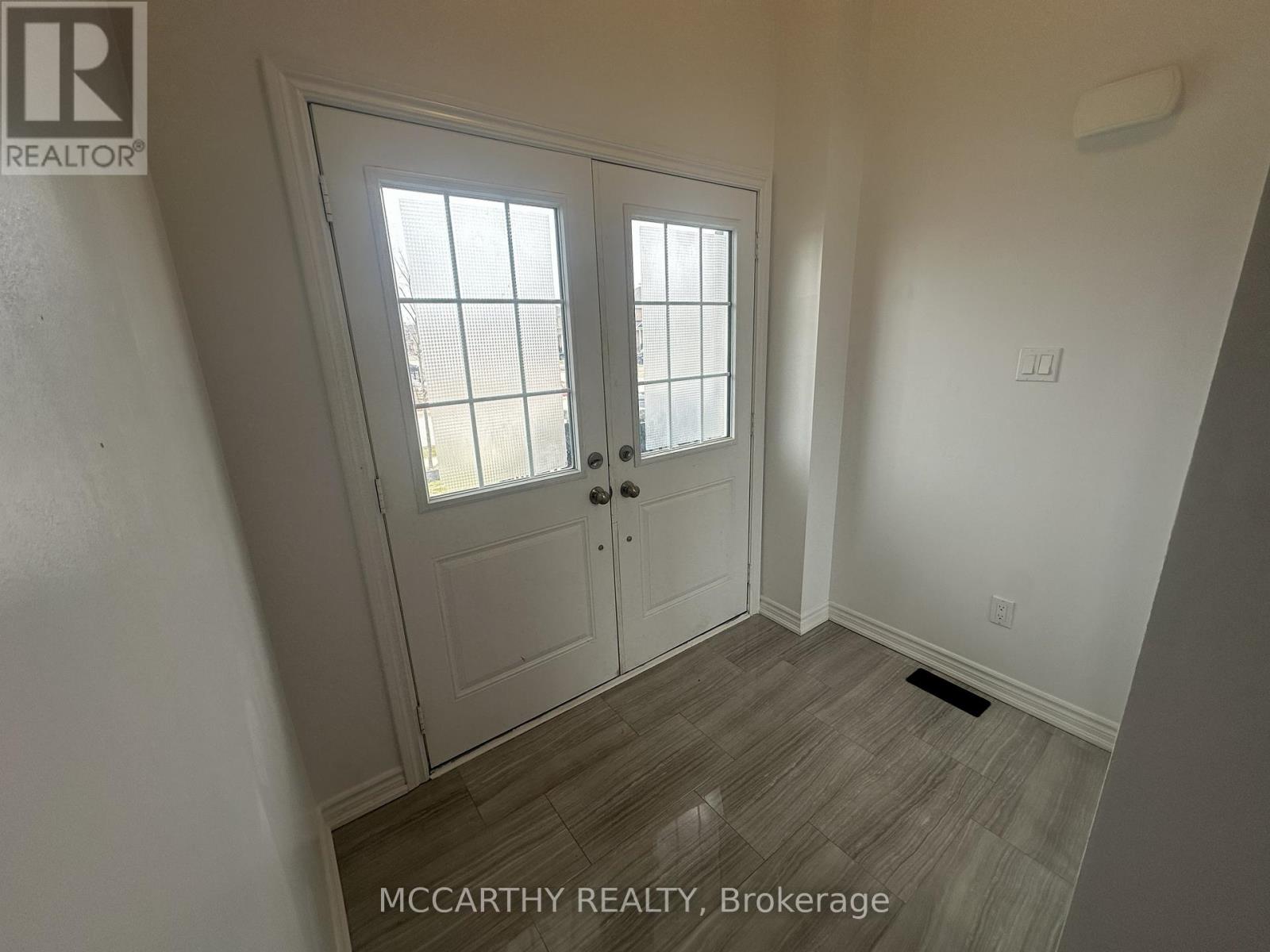 352 Vandusen Avenue, Southgate, Ontario  N0C 1B0 - Photo 4 - X12984186