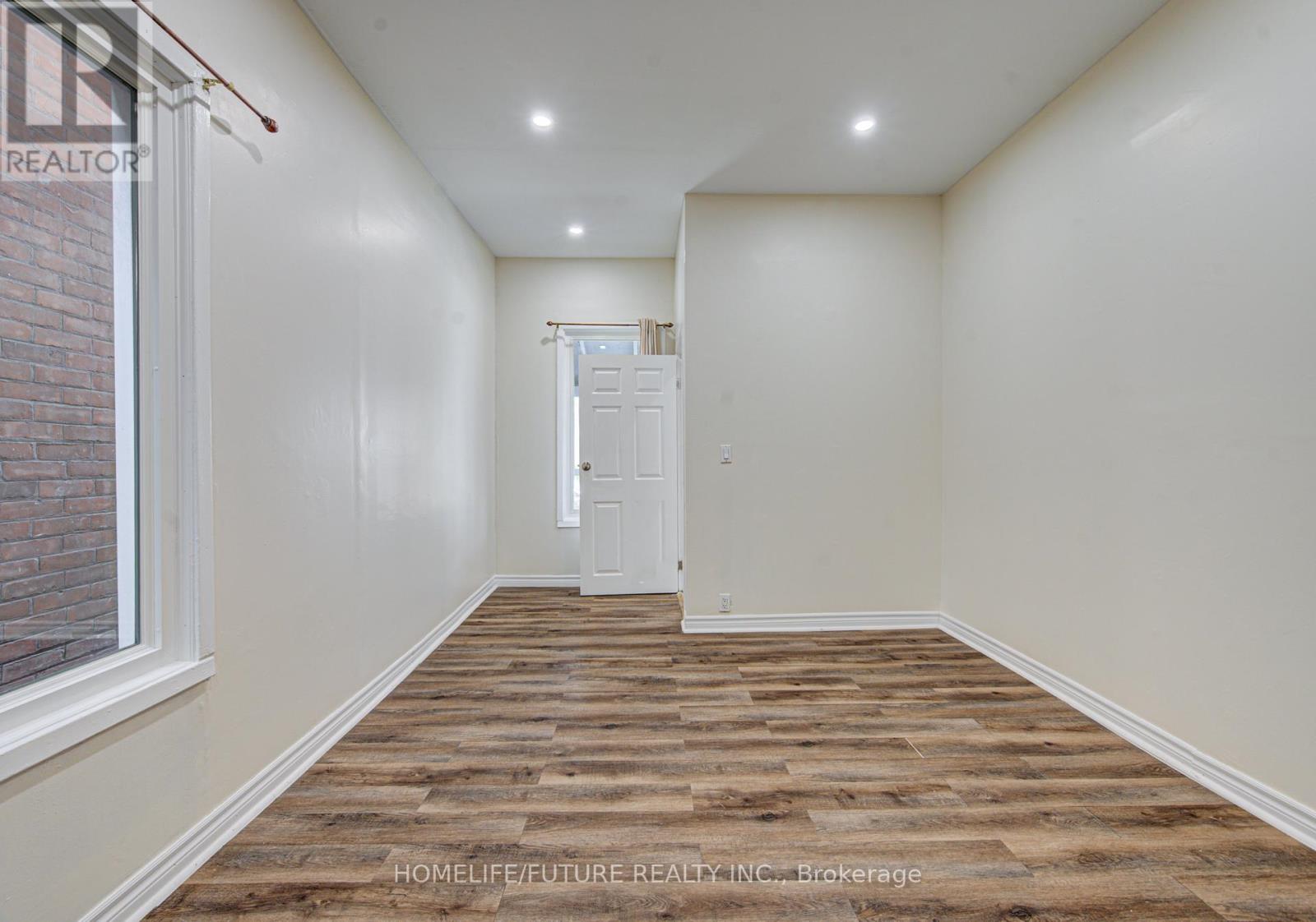 9 Superior Street, Brantford, Ontario  N3S 2J9 - Photo 9 - X12998856