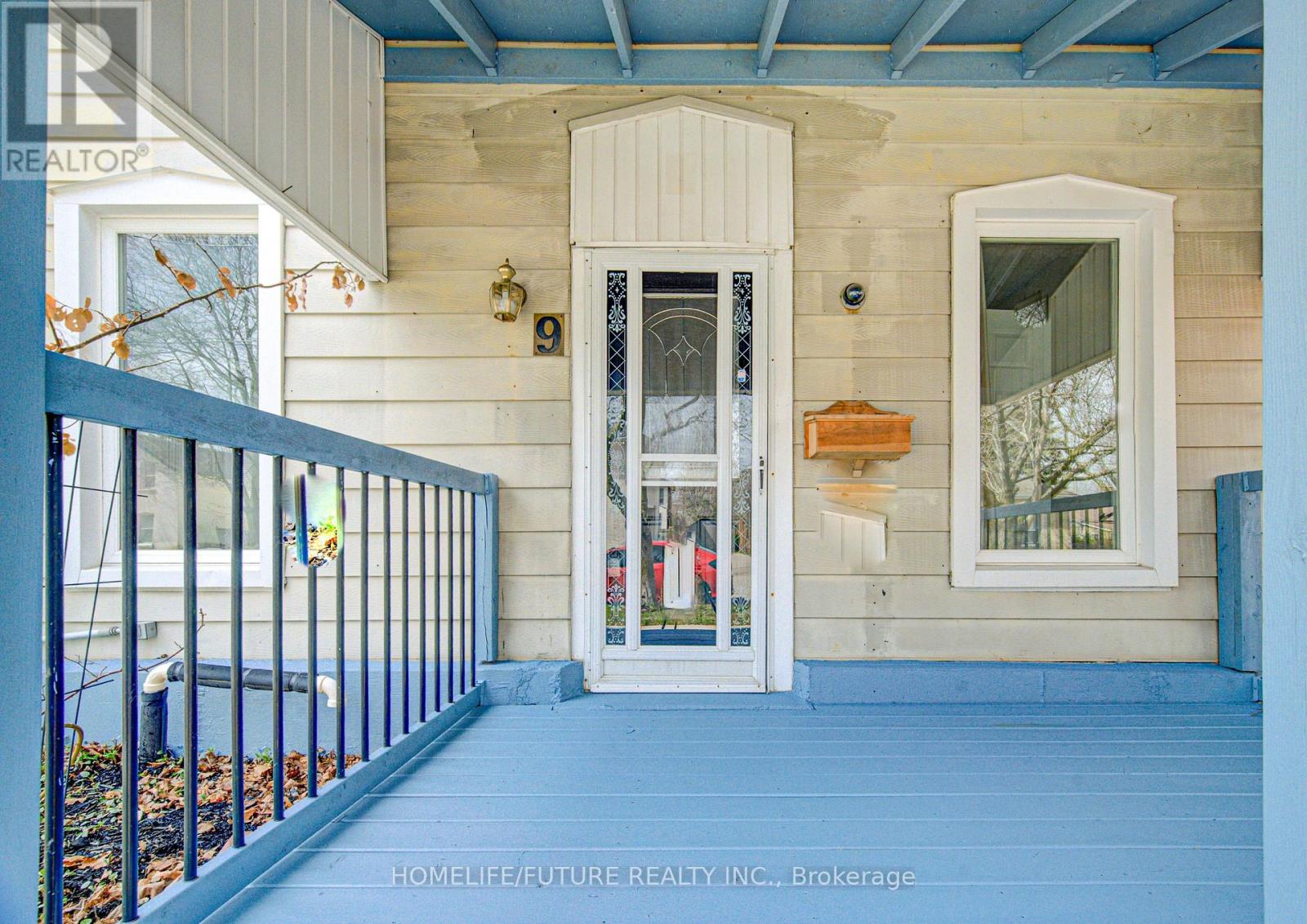 9 Superior Street, Brantford, Ontario  N3S 2J9 - Photo 2 - X12998856