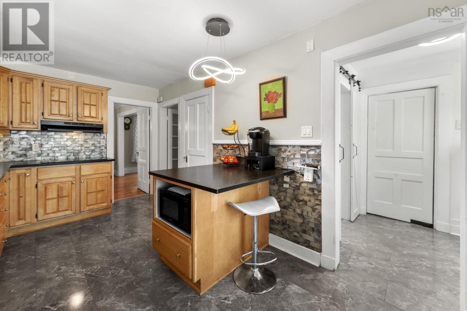 949 Mclean Street, Halifax, Nova Scotia  B3H 2V2 - Photo 15 - 202607656