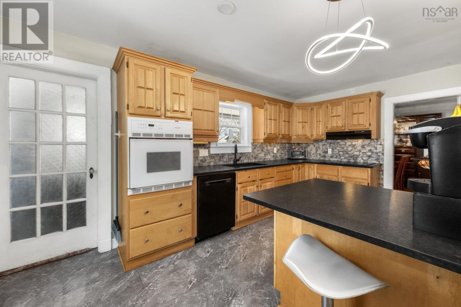 949 Mclean Street, Halifax, Nova Scotia  B3H 2V2 - Photo 13 - 202607656