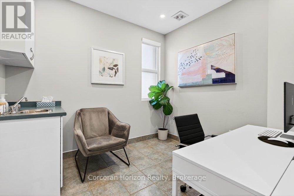 Main - 132 Young Street, Hamilton, Ontario  L8N 1V6 - Photo 26 - X13008168