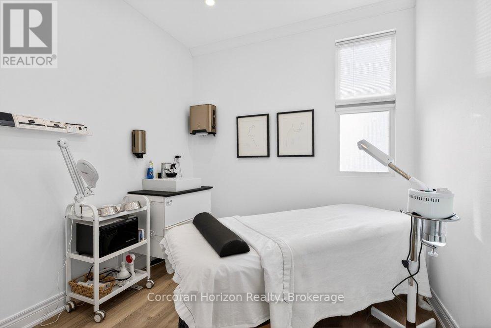 Main - 132 Young Street, Hamilton, Ontario  L8N 1V6 - Photo 29 - X13008168