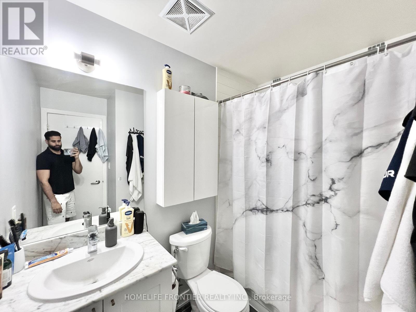 504 - 4070 Confederation Parkway, Mississauga, Ontario  L5B 0E9 - Photo 10 - W12998894