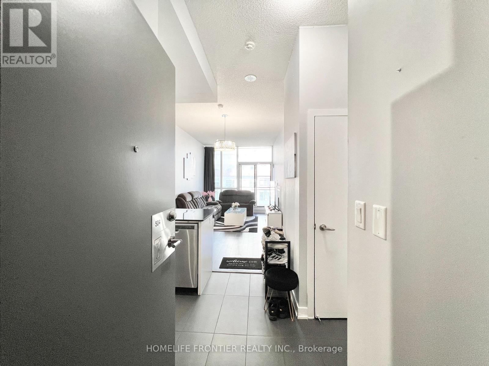 504 - 4070 Confederation Parkway, Mississauga, Ontario  L5B 0E9 - Photo 2 - W12998894