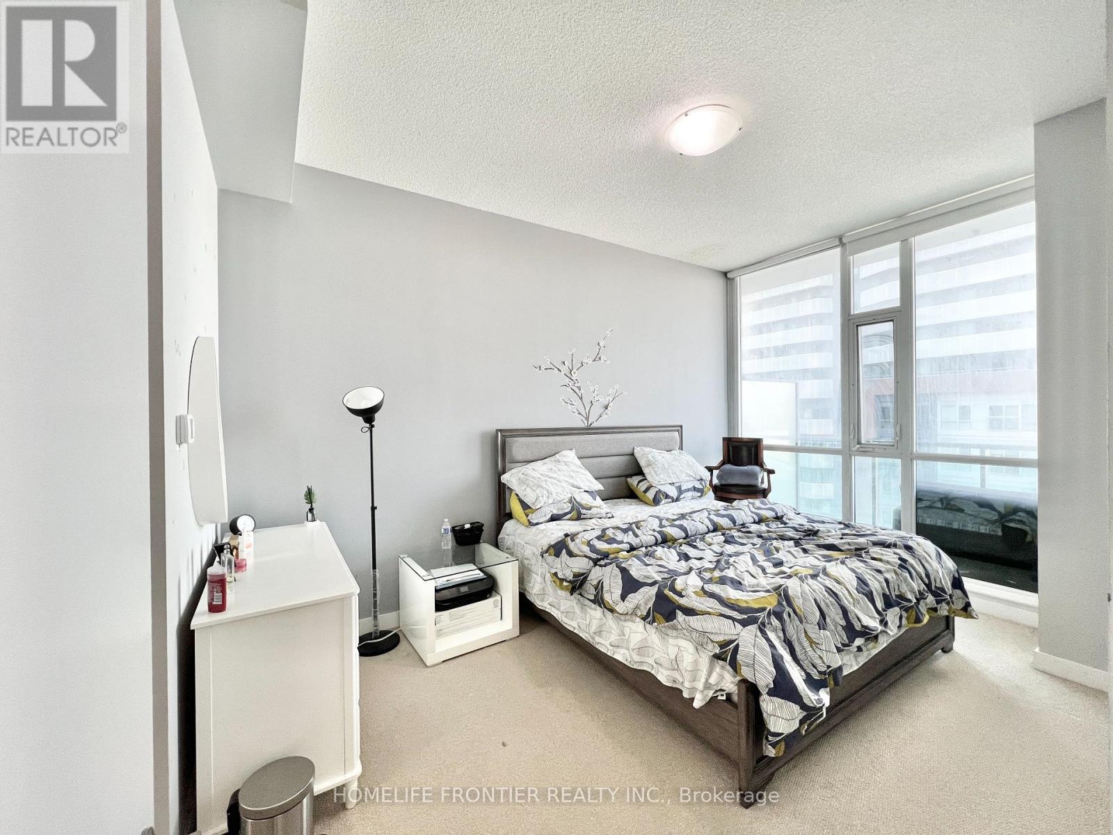 504 - 4070 Confederation Parkway, Mississauga, Ontario  L5B 0E9 - Photo 7 - W12998894