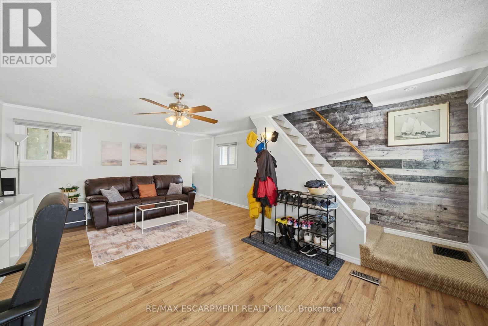 14 Newlands Avenue, Hamilton, Ontario  L8H 2T5 - Photo 5 - X12925436