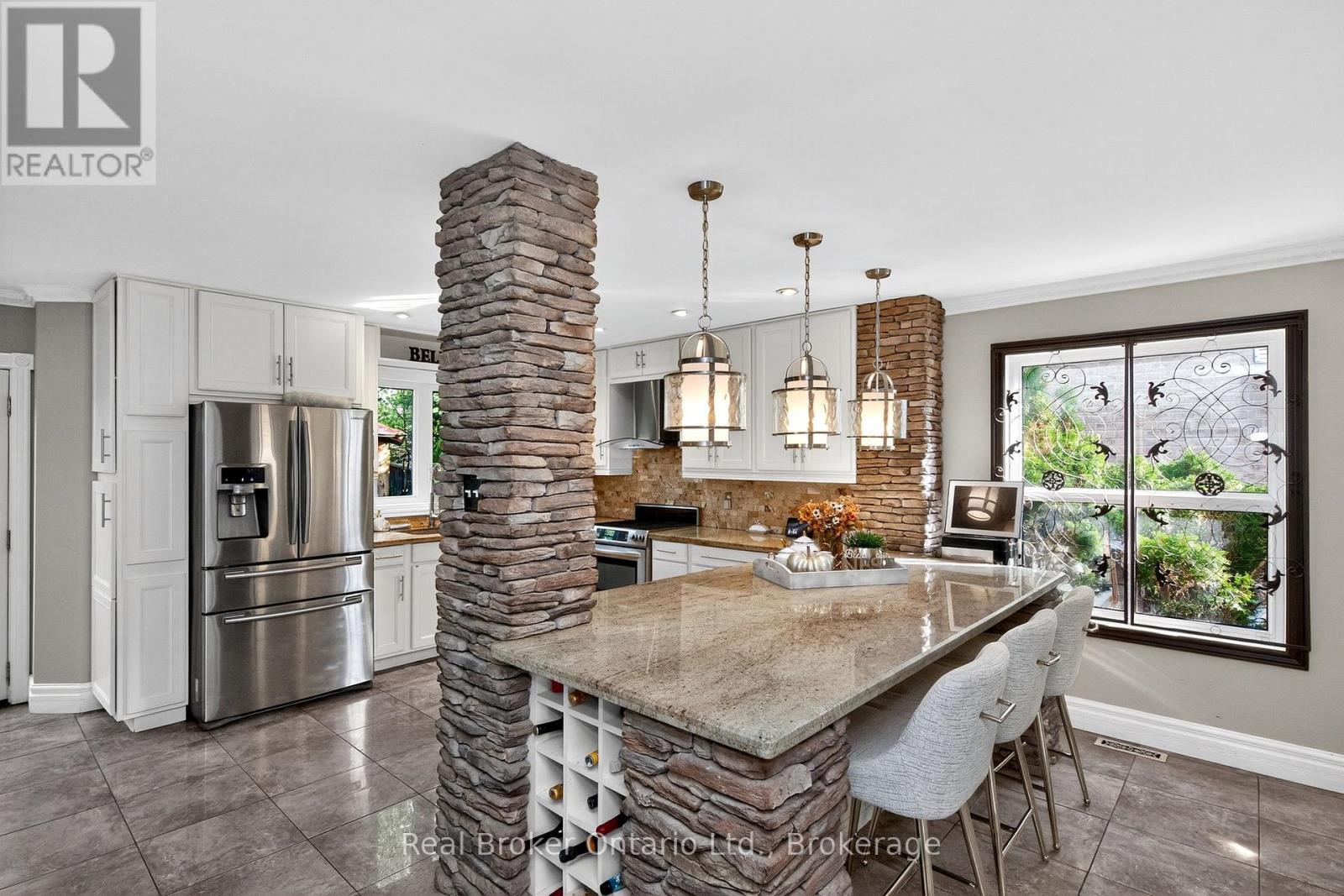 136 Birchwood Drive, Barrie, Ontario  L4M 6Y1 - Photo 10 - S12700058