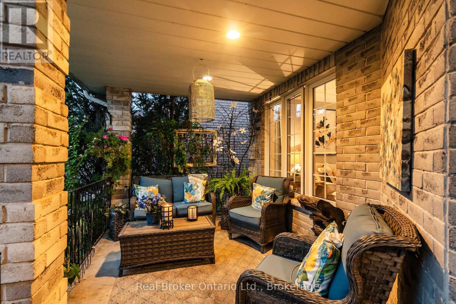 136 Birchwood Drive, Barrie, Ontario  L4M 6Y1 - Photo 5 - S12700058