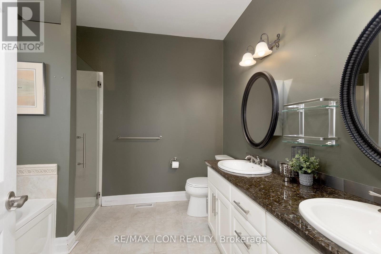 6756 St Andrews Circle, Plympton-Wyoming, Ontario  N0N 1E0 - Photo 23 - X12883996