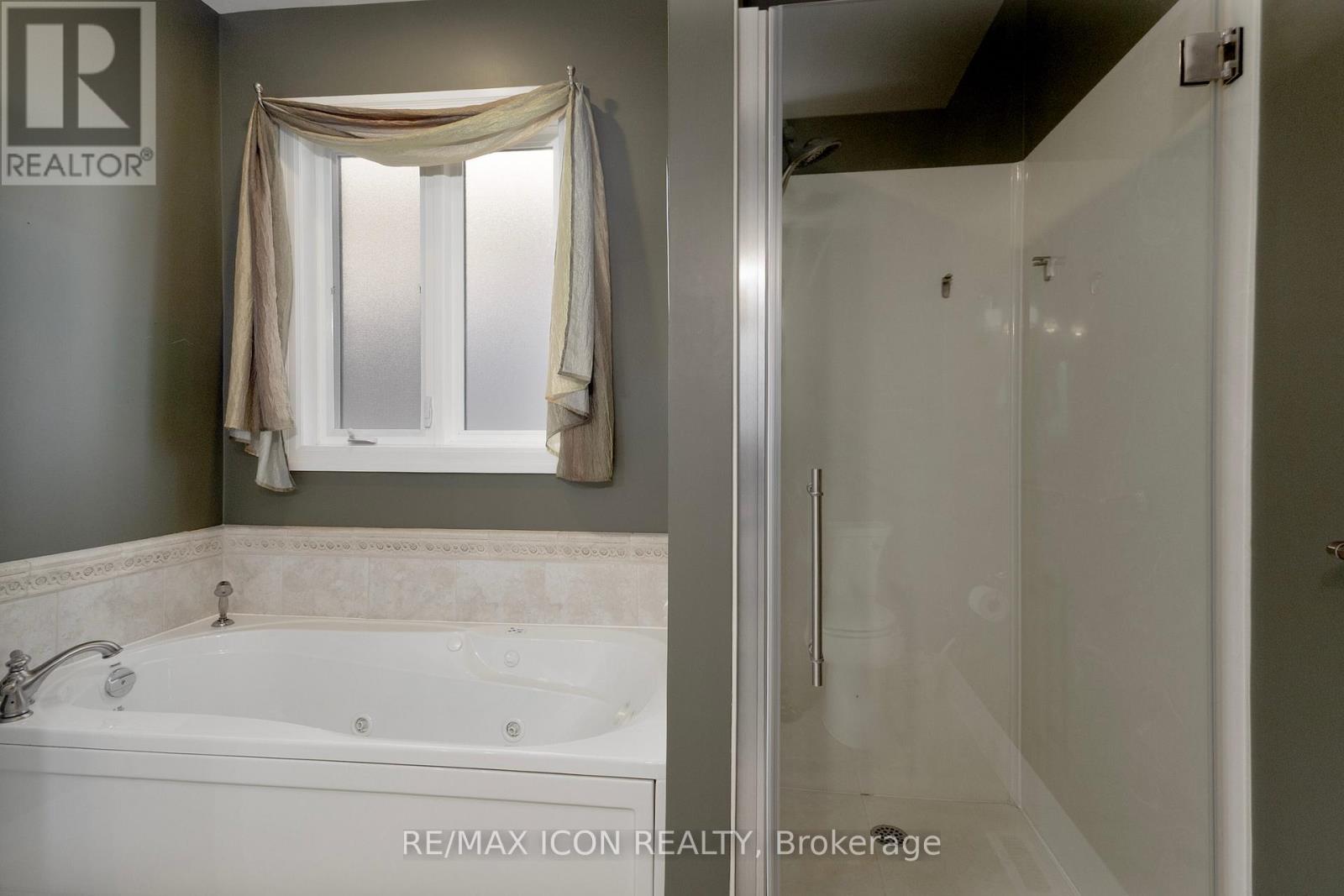 6756 St Andrews Circle, Plympton-Wyoming, Ontario  N0N 1E0 - Photo 25 - X12883996