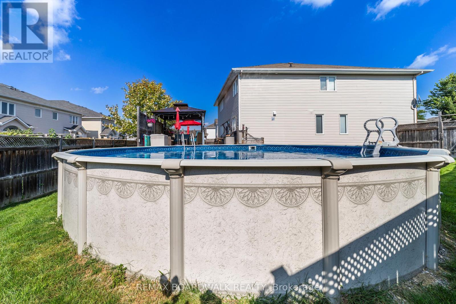 85 Woliston Crescent, Ottawa, Ontario  K2W 1G2 - Photo 39 - X12925080