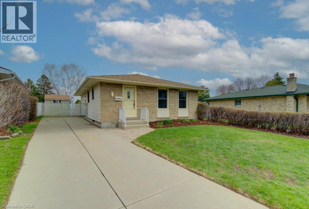 34 Geneva Crescent, Kitchener, Ontario  N2E 1M9 - Photo 2 - 40821544