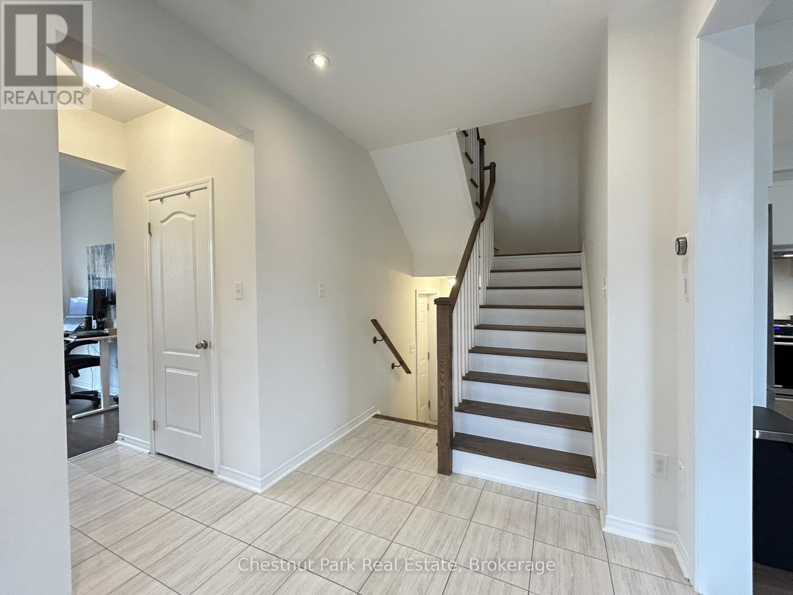 90 Tracey Lane, Collingwood, Ontario  L9Y 3Y7 - Photo 7 - S13008150