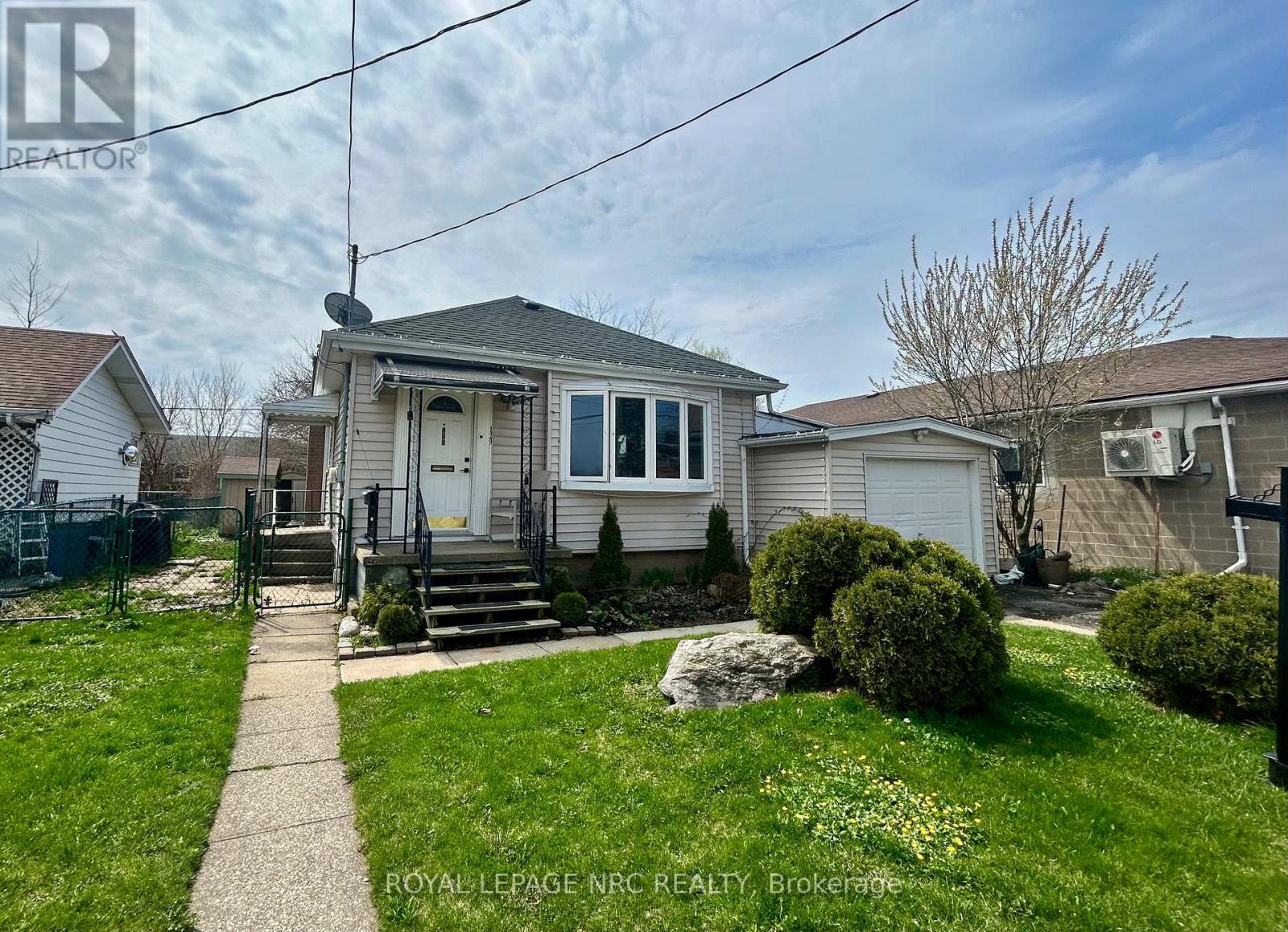 129 Gilmore Road, Fort Erie, Ontario  L2A 2L9 - Photo 1 - X12690942