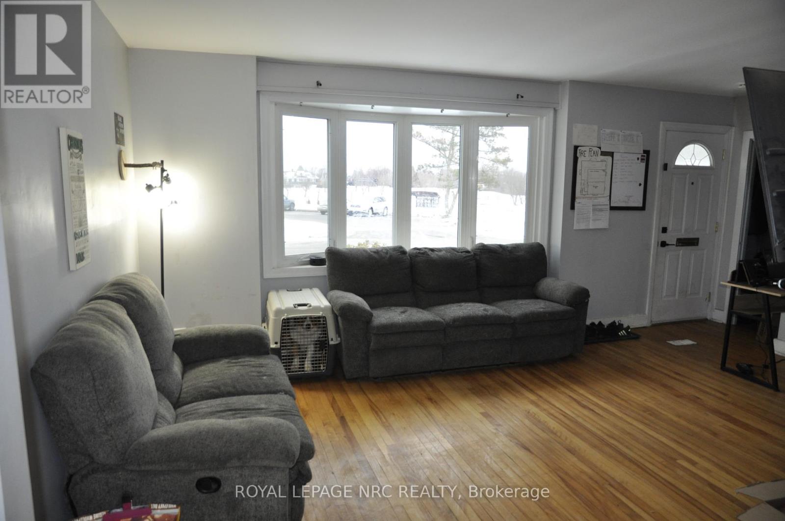 129 Gilmore Road, Fort Erie, Ontario  L2A 2L9 - Photo 3 - X12690942