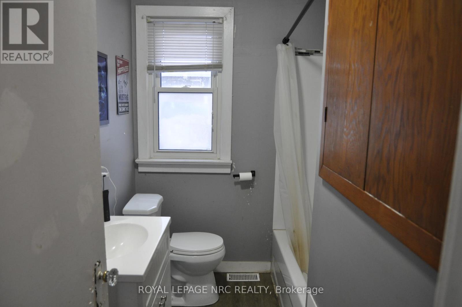 129 Gilmore Road, Fort Erie, Ontario  L2A 2L9 - Photo 13 - X12690942