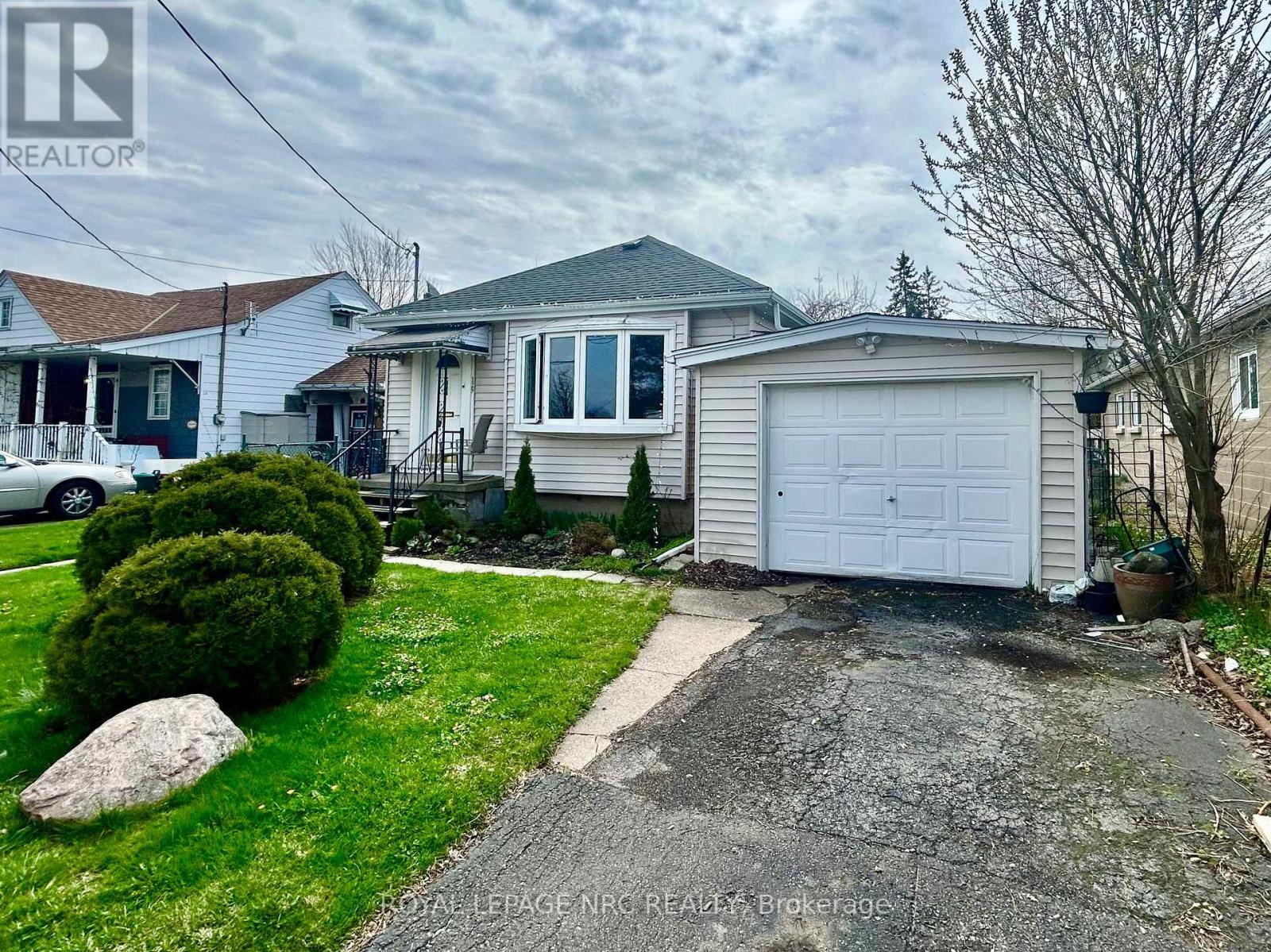 129 Gilmore Road, Fort Erie, Ontario  L2A 2L9 - Photo 2 - X12690942