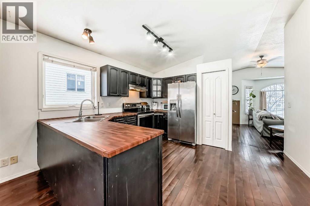 29 Duval Crescent, Red Deer, Alberta  T4R 2Y6 - Photo 3 - A2290616