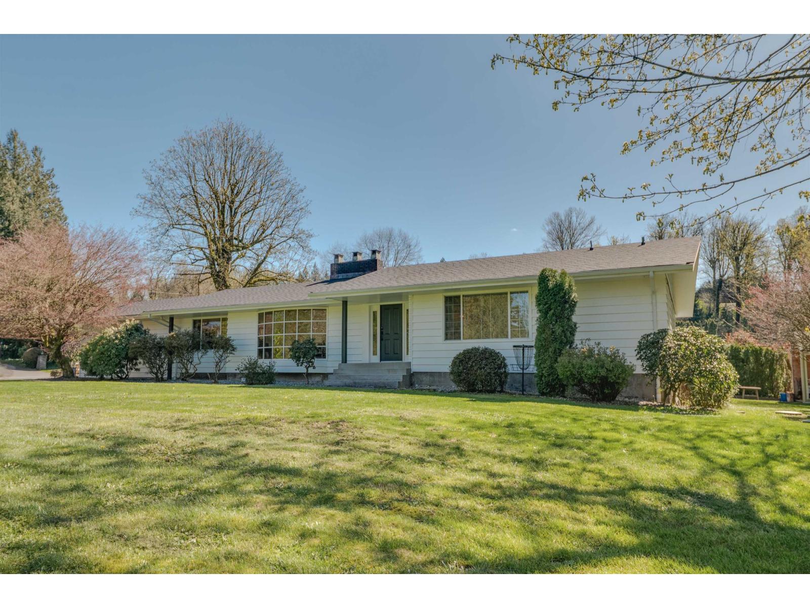 4381 Bridgeview Street, Abbotsford, British Columbia  V4X 1W8 - Photo 2 - R3111603