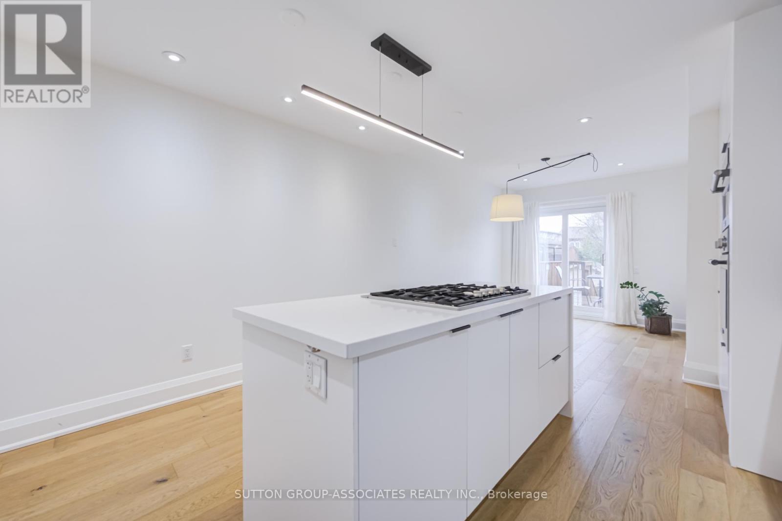 Upper - 422 Rushton Road, Toronto, Ontario  M6C 2Y3 - Photo 16 - C13008184